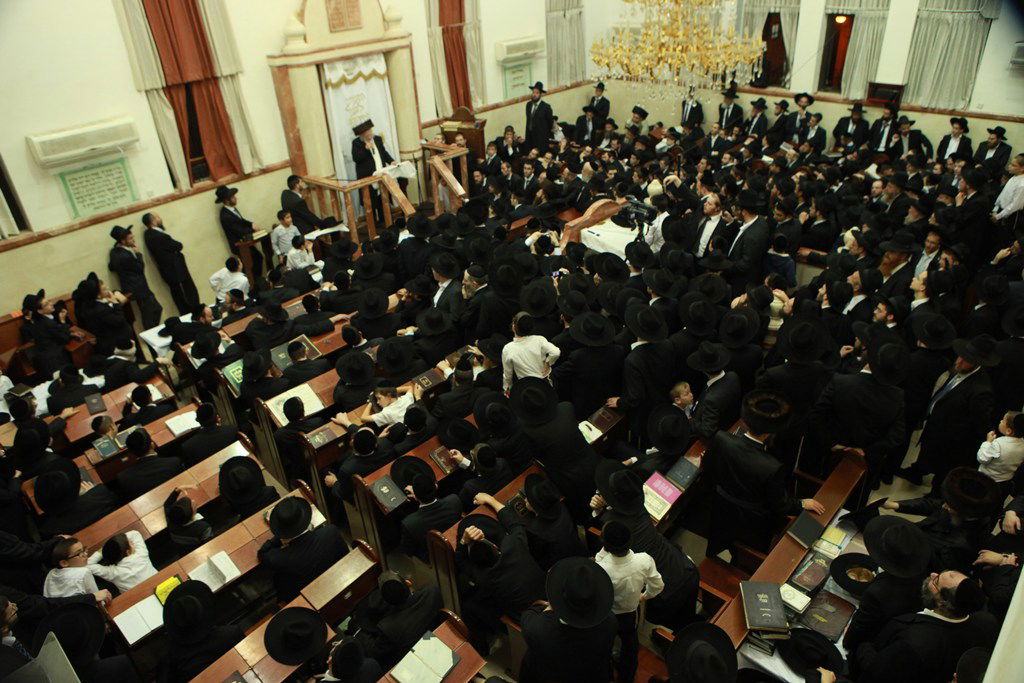 הגר"ש אוירבך במעמד הקבלת פני רבו: 'אחים שלנו רוצים לכלותינו'