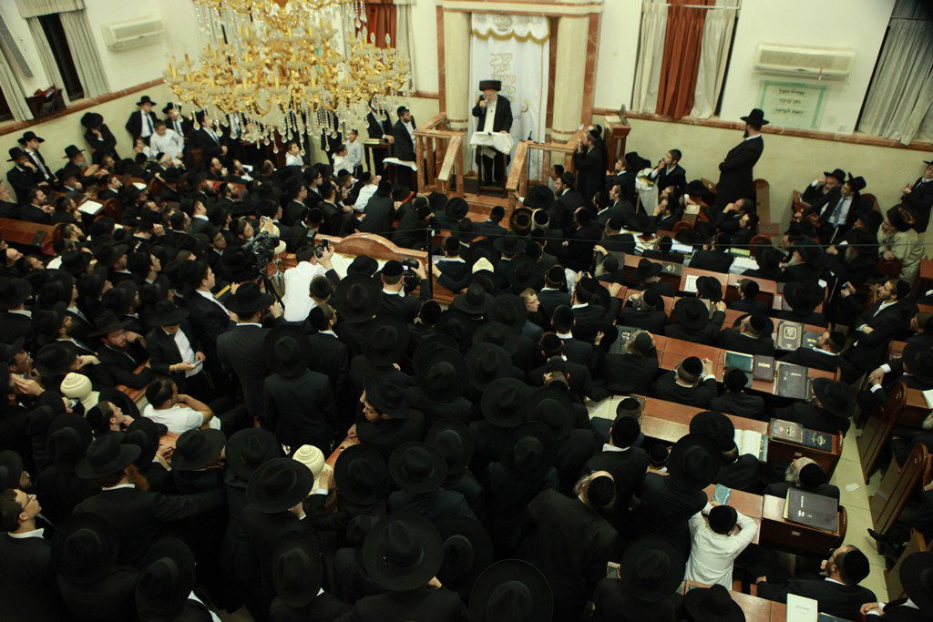 הגר"ש אוירבך במעמד הקבלת פני רבו: 'אחים שלנו רוצים לכלותינו'