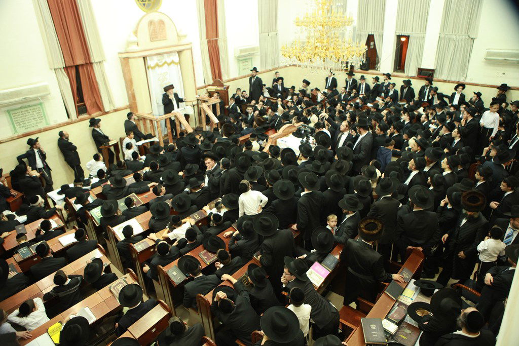 הגר"ש אוירבך במעמד הקבלת פני רבו: 'אחים שלנו רוצים לכלותינו'