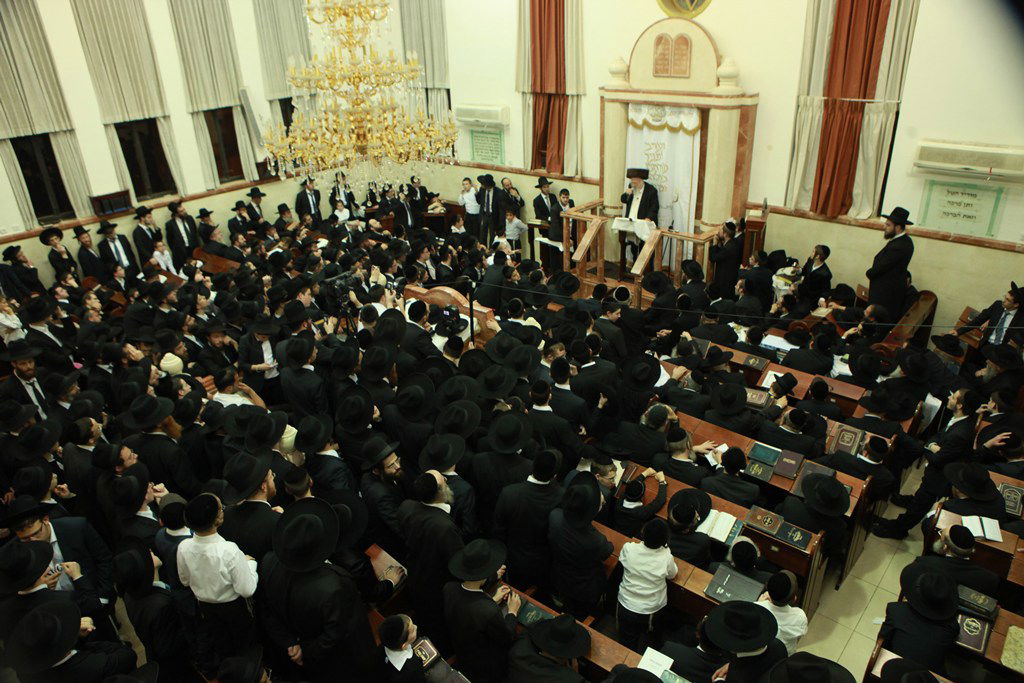 הגר"ש אוירבך במעמד הקבלת פני רבו: 'אחים שלנו רוצים לכלותינו'
