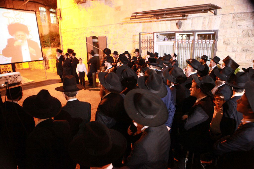 הגר"ש אוירבך במעמד הקבלת פני רבו: 'אחים שלנו רוצים לכלותינו'