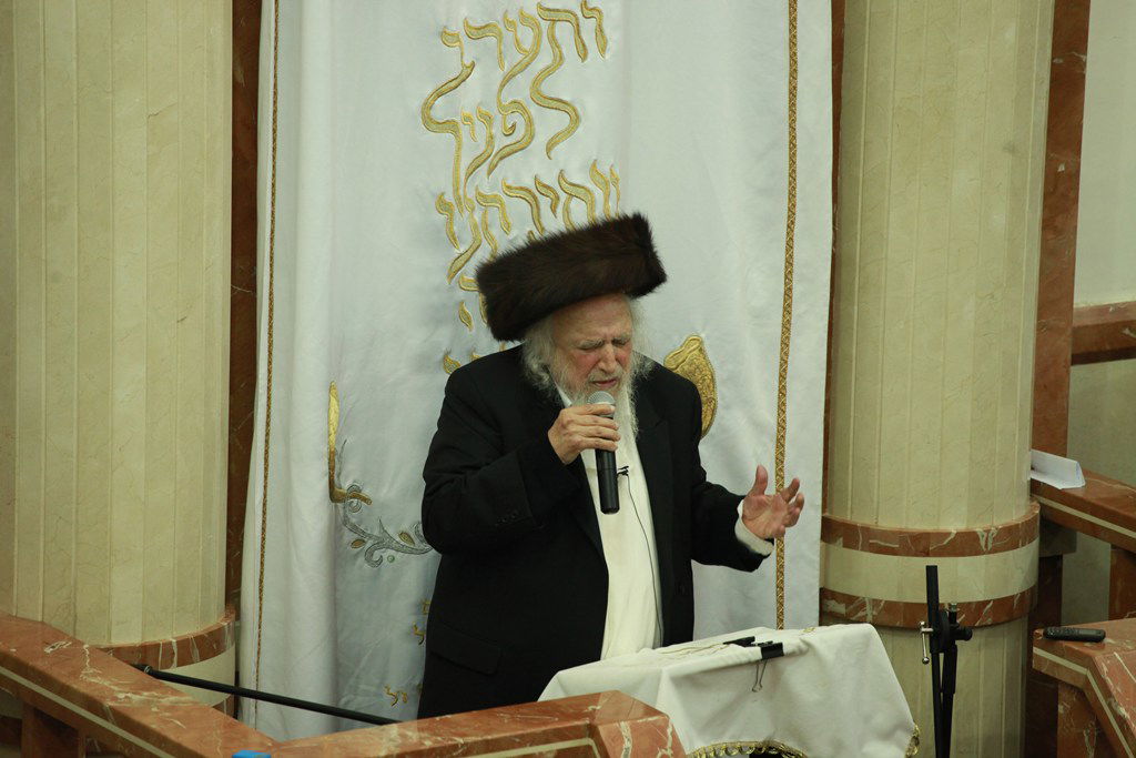 הגר"ש אוירבך במעמד הקבלת פני רבו: 'אחים שלנו רוצים לכלותינו'