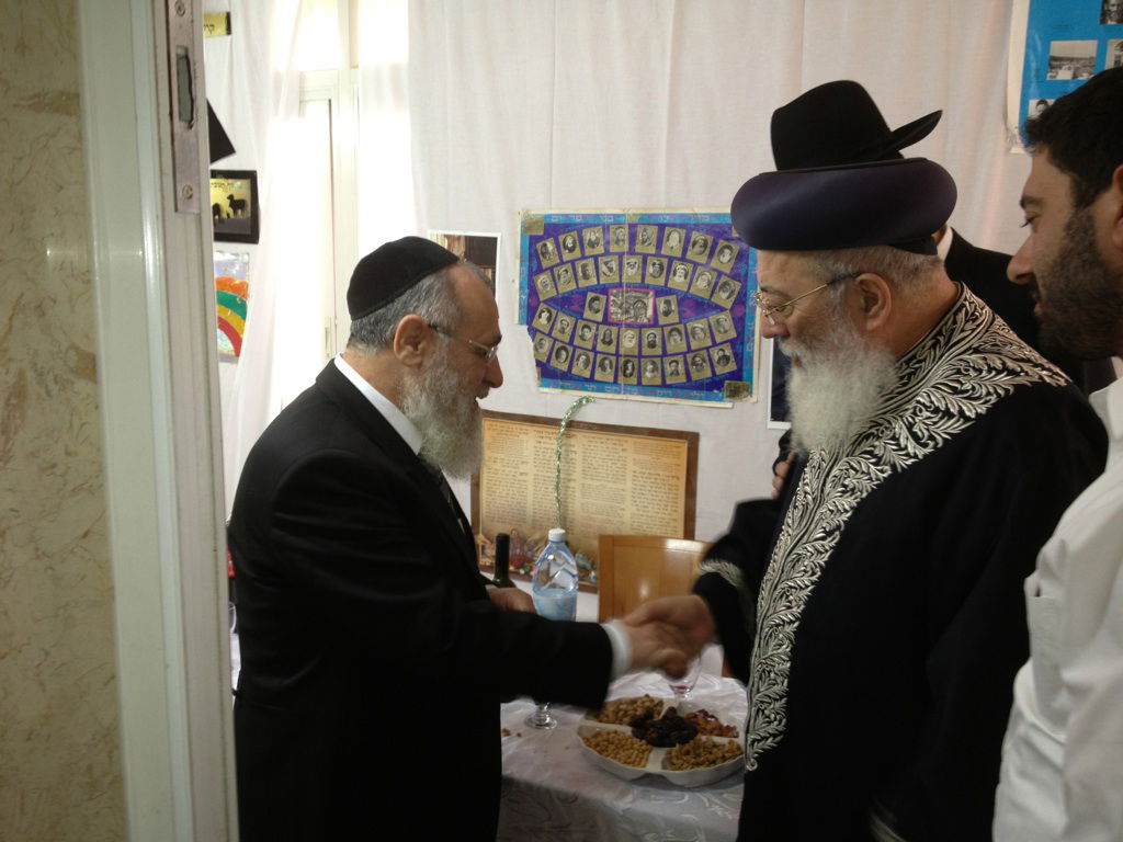 הגר"ש עמאר והגר"י יוסף בפגישת הפיוס