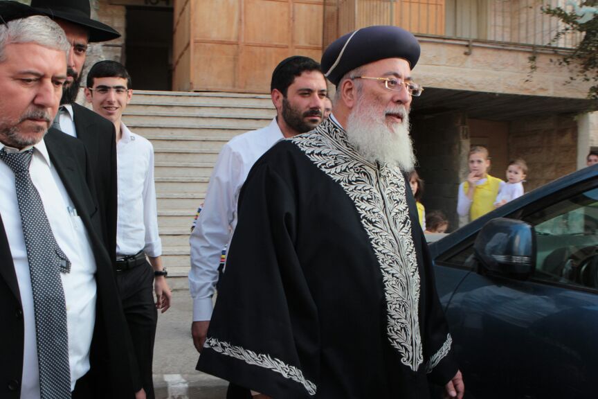 הגר"ש עמאר הגיע לסוכתו של הגאון רבי יצחק יוסף