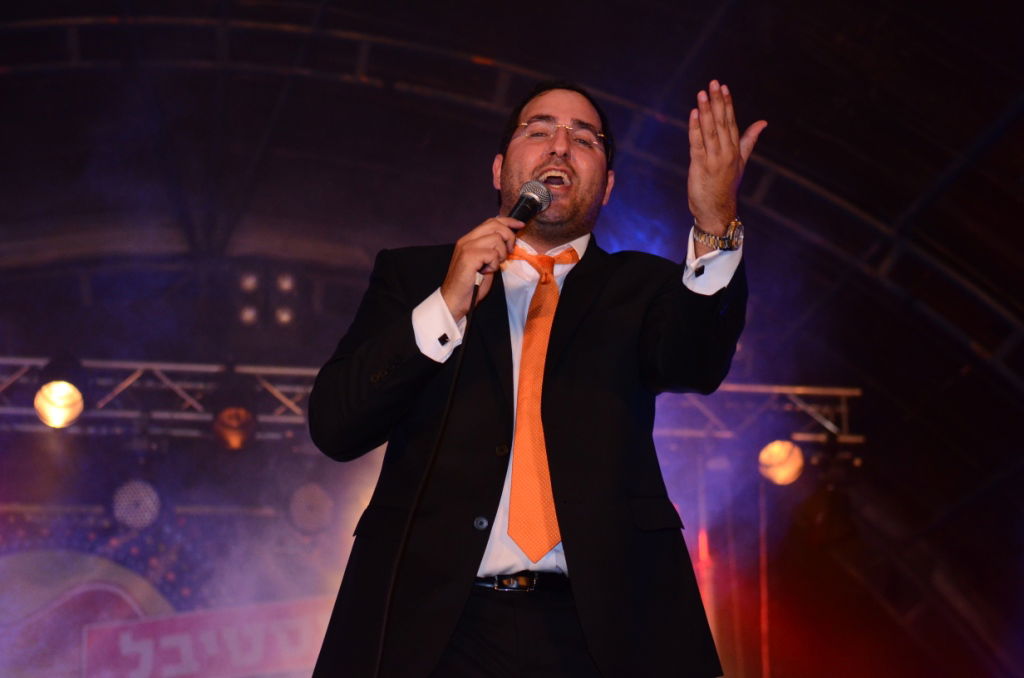 בית שמש: אלפים בשמחת בית השואבה המרכזית של העיריה