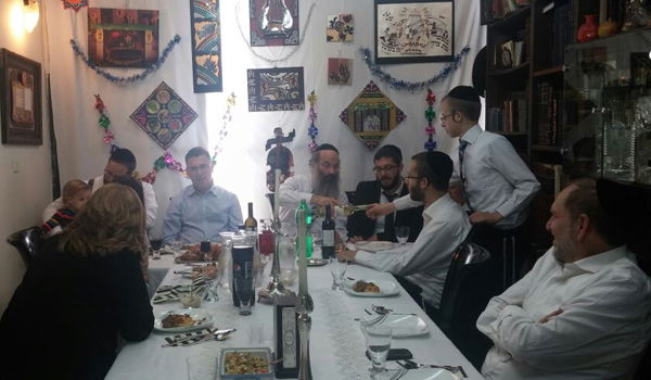 פפראצי: מה חיפשו גדעון סער וגאולה אבן בבני ברק?