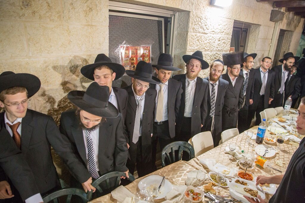 תיעוד: אברכי "מגדל עוז" חגגו שמחת בית השואבה