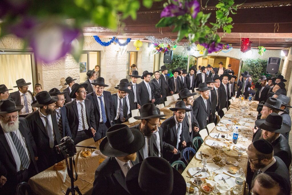 תיעוד: אברכי "מגדל עוז" חגגו שמחת בית השואבה