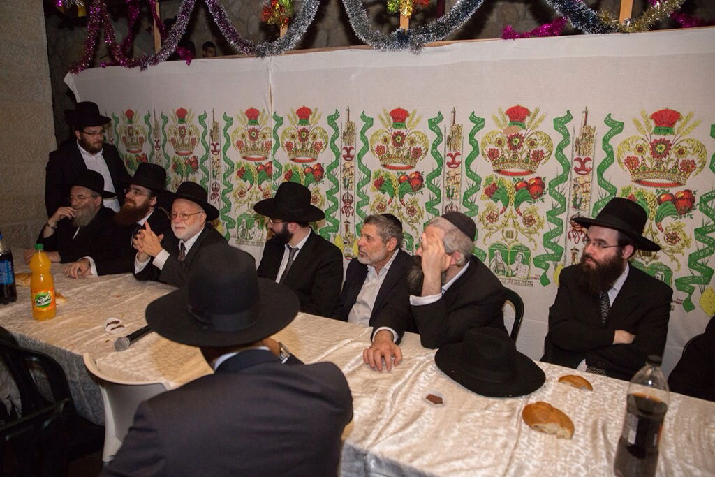 תיעוד: אברכי "מגדל עוז" חגגו שמחת בית השואבה