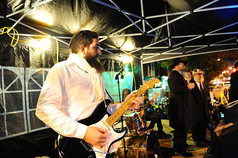 תיעוד: שמחת בית השואבה בחב"ד