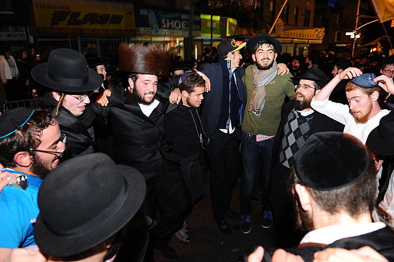 תיעוד: שמחת בית השואבה בחב"ד