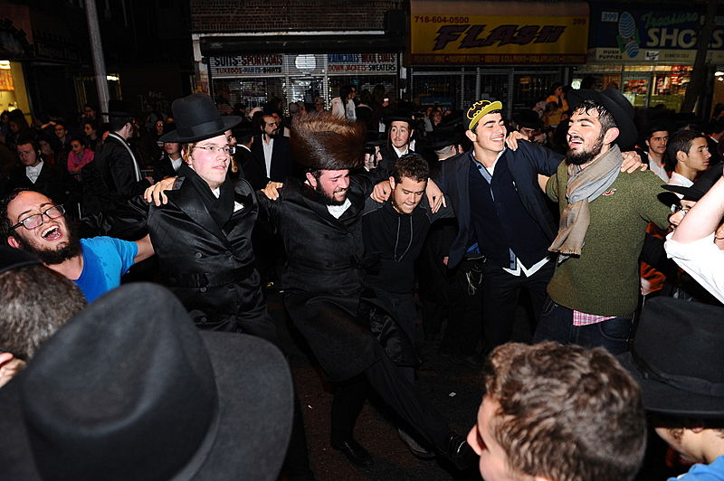 תיעוד: שמחת בית השואבה בחב"ד