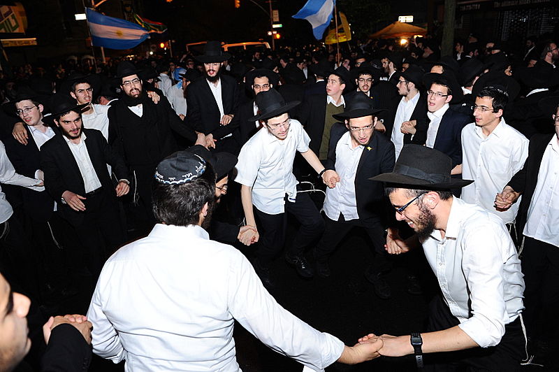 תיעוד: שמחת בית השואבה בחב"ד