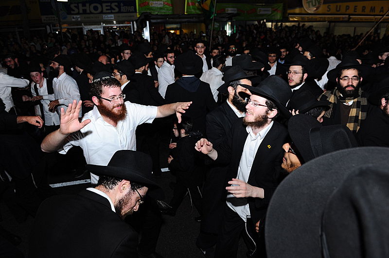 תיעוד: שמחת בית השואבה בחב"ד