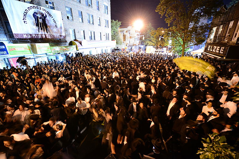 תיעוד: שמחת בית השואבה בחב"ד