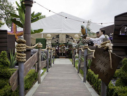 סטיב דוגן, dailymail