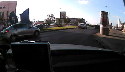 צפו בתיעוד: המצלמה ברכב חשפה את שקרי השוטר