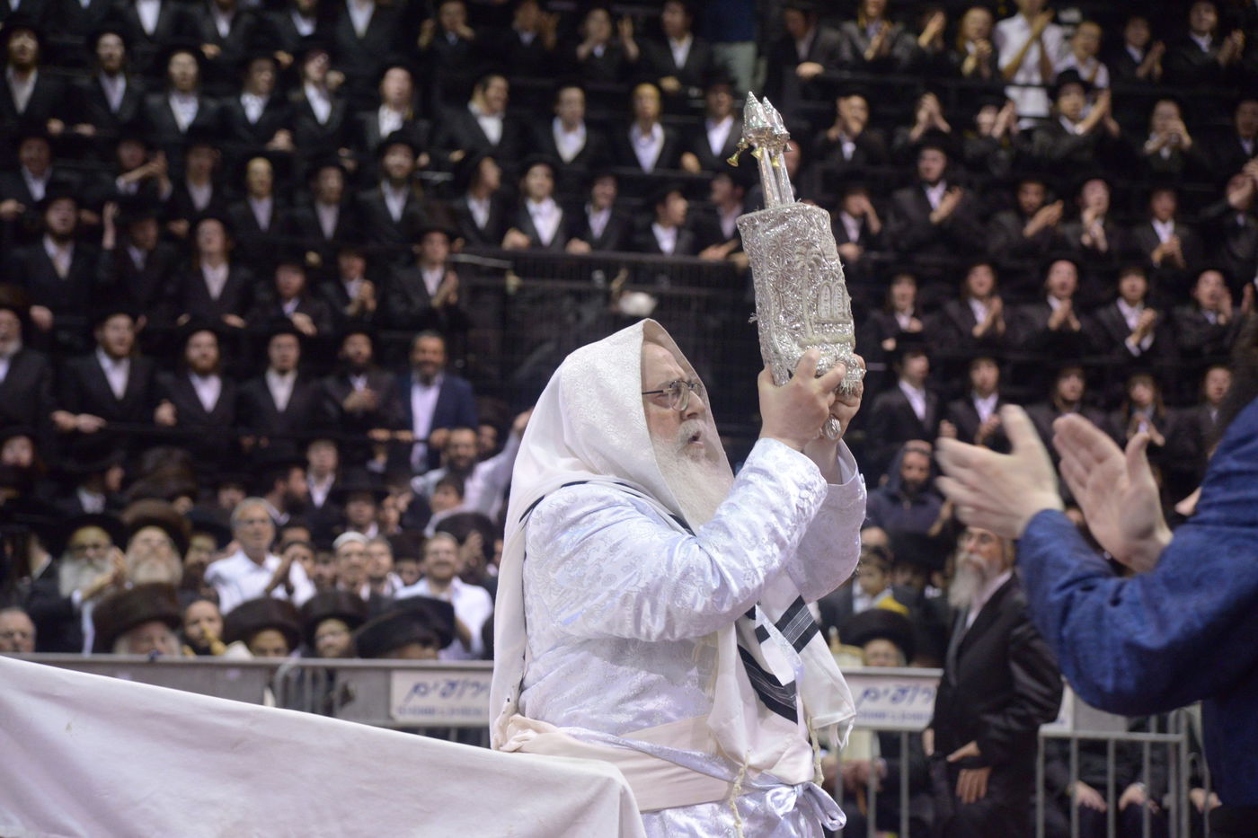 גלריה: ההקפות השניות של חסידות צאנז