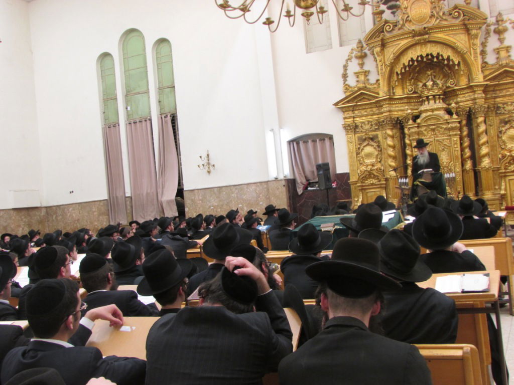 עצרת מחאה בפוניבז': "אסור שאי הסכמה תהפוך לאלימות"