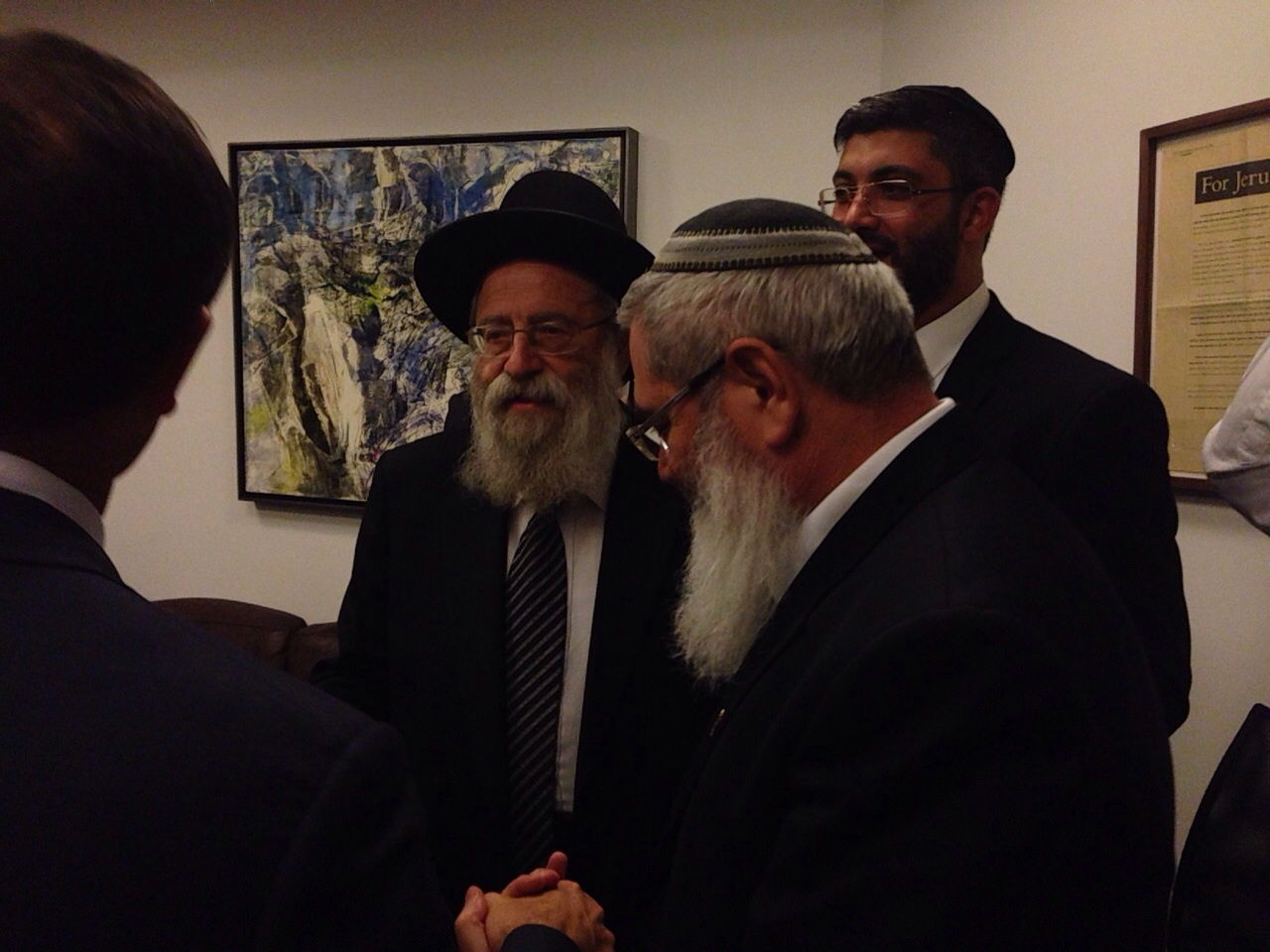צפו בוידאו: נתניהו מברך את הרבנים הנבחרים שלמה עמאר ואריה שטרן