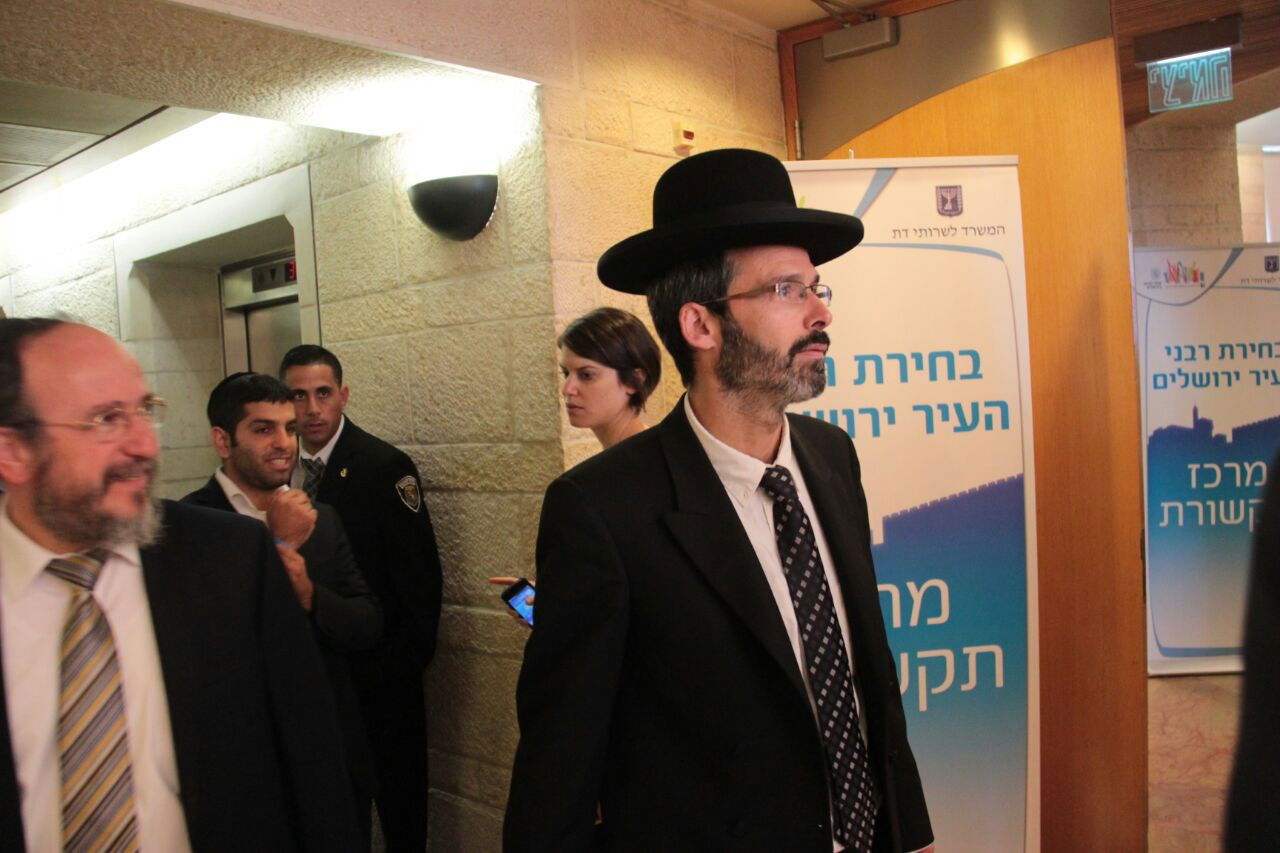 הקרב על רבנות ירושלים: החלה ספירת הקולות • עדכונים שוטפים