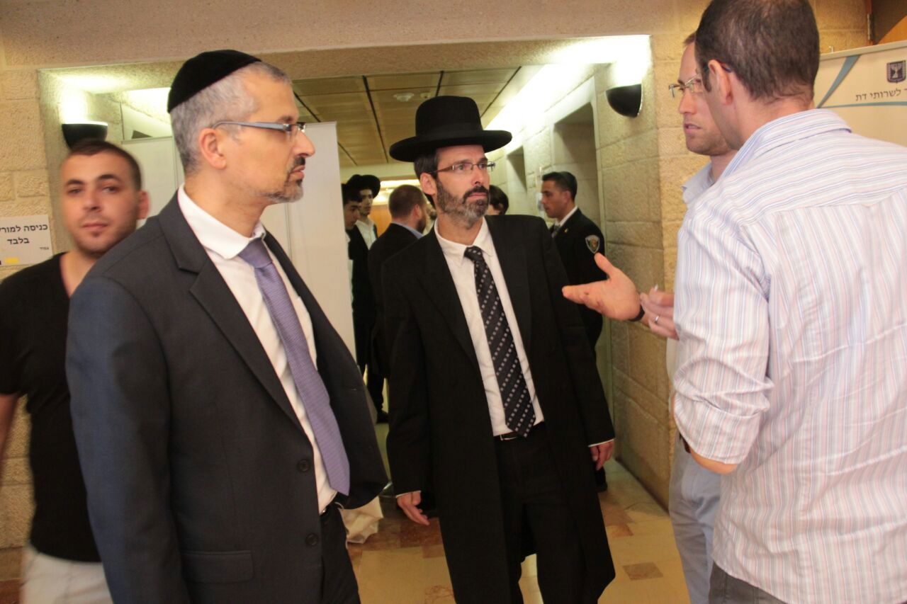 הקרב על רבנות ירושלים: החלה ספירת הקולות • עדכונים שוטפים