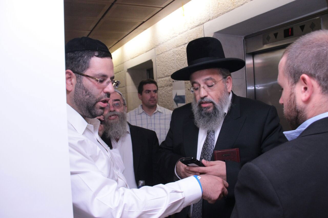 הקרב על רבנות ירושלים: החלה ספירת הקולות • עדכונים שוטפים