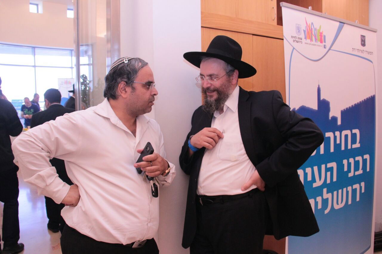 הקרב על רבנות ירושלים: החלה ספירת הקולות • עדכונים שוטפים