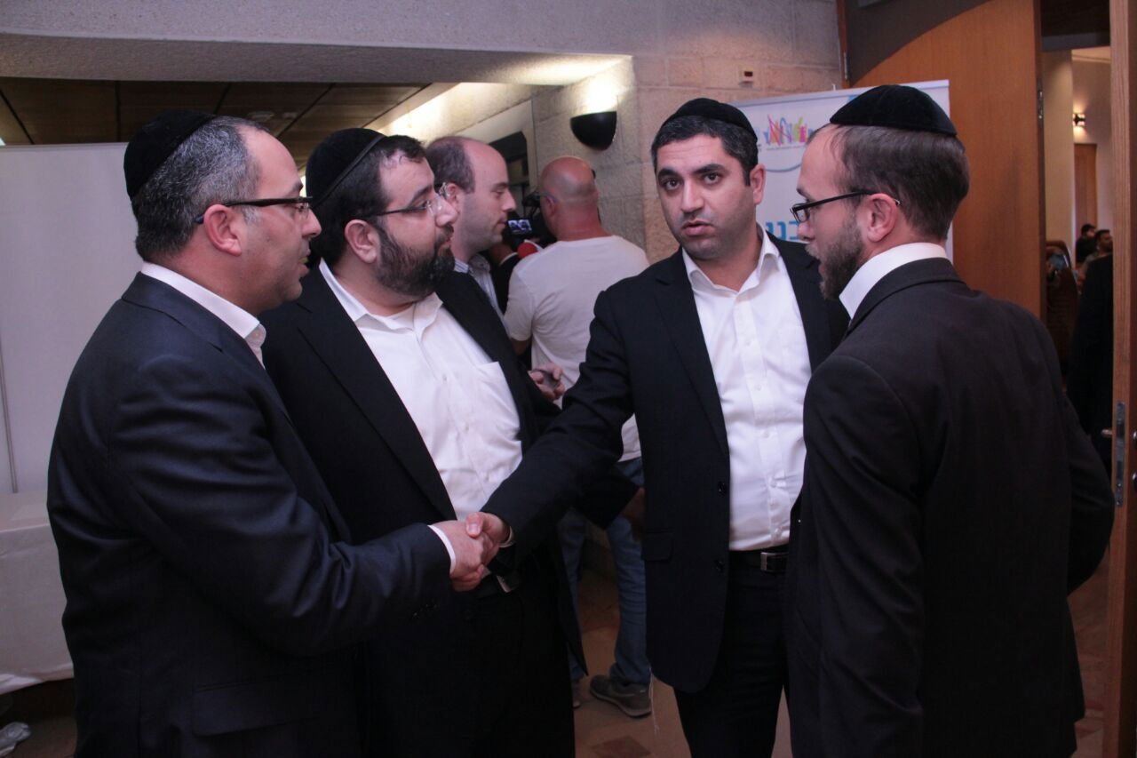 הקרב על רבנות ירושלים: החלה ספירת הקולות • עדכונים שוטפים