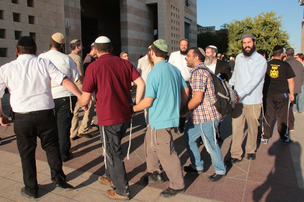 הקרב על רבנות ירושלים: החלה ספירת הקולות • עדכונים שוטפים