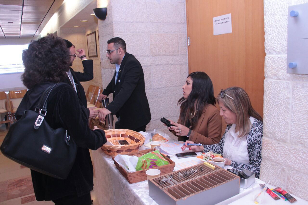 הקרב על רבנות ירושלים: החלה ספירת הקולות • עדכונים שוטפים