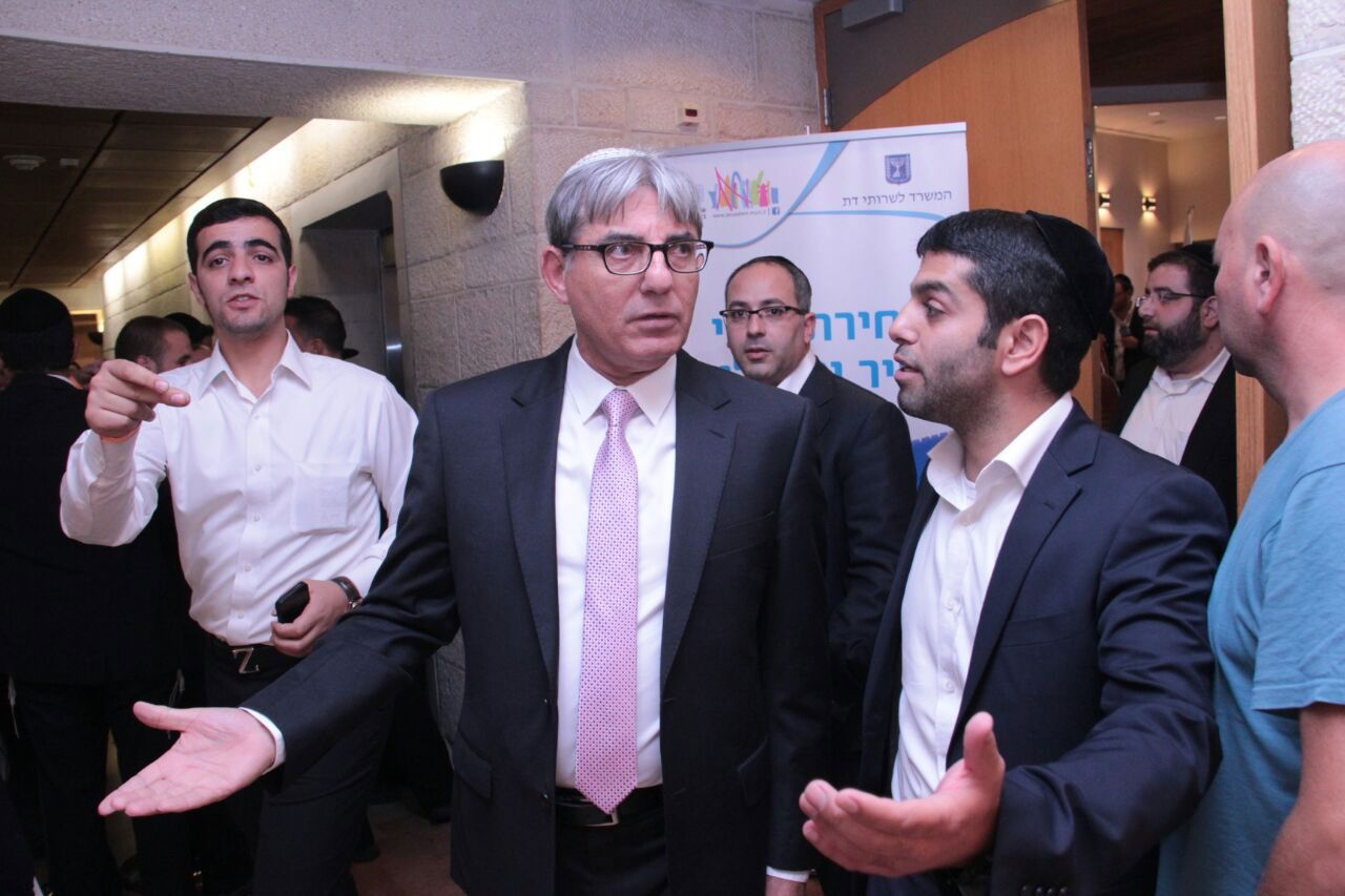 הקרב על רבנות ירושלים: החלה ספירת הקולות • עדכונים שוטפים