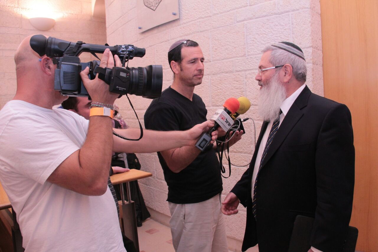 הקרב על רבנות ירושלים: החלה ספירת הקולות • עדכונים שוטפים