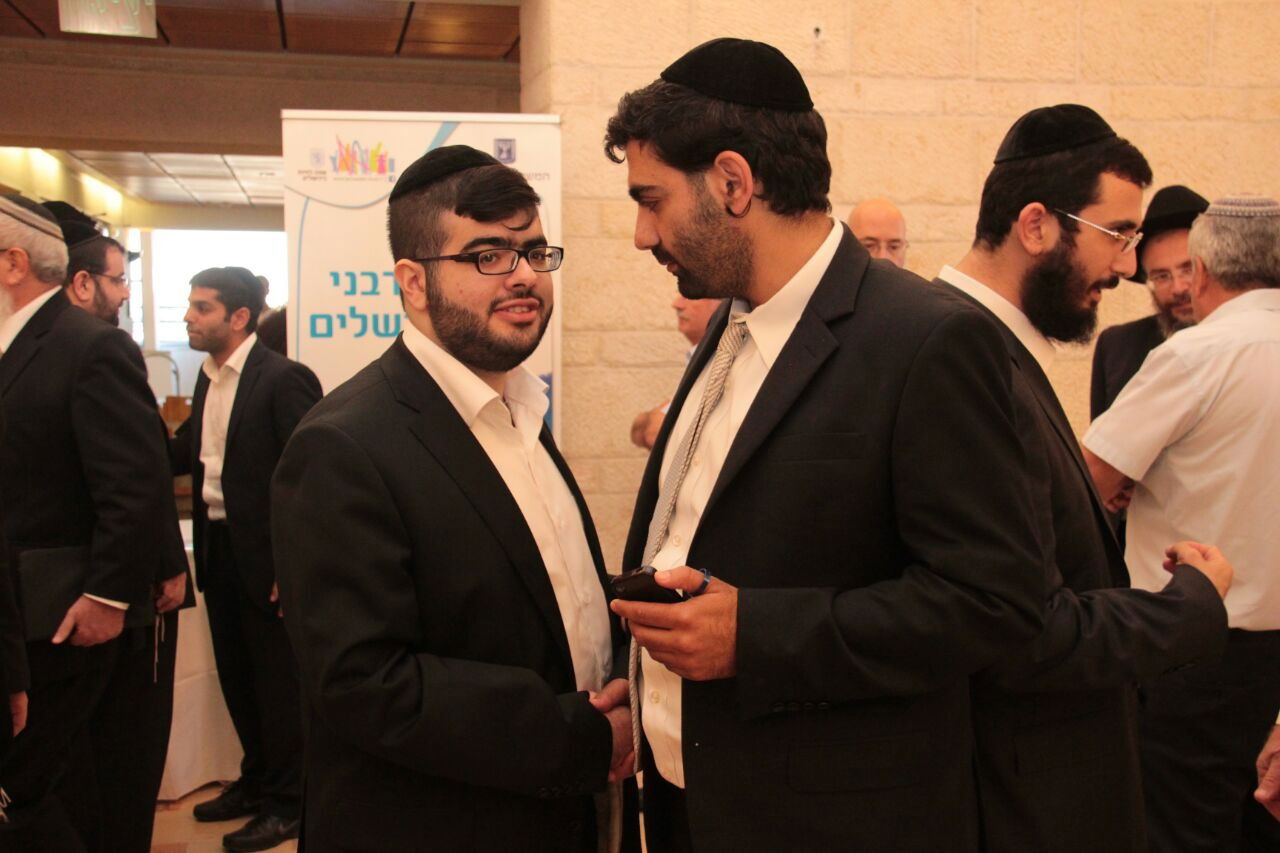 הקרב על רבנות ירושלים: החלה ספירת הקולות • עדכונים שוטפים