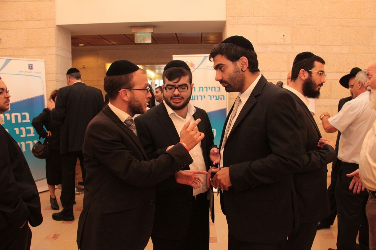 הקרב על רבנות ירושלים: החלה ספירת הקולות • עדכונים שוטפים