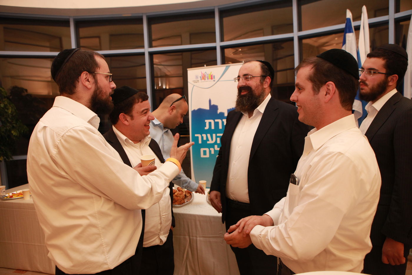 הקרב על רבנות ירושלים: החלה ספירת הקולות • עדכונים שוטפים