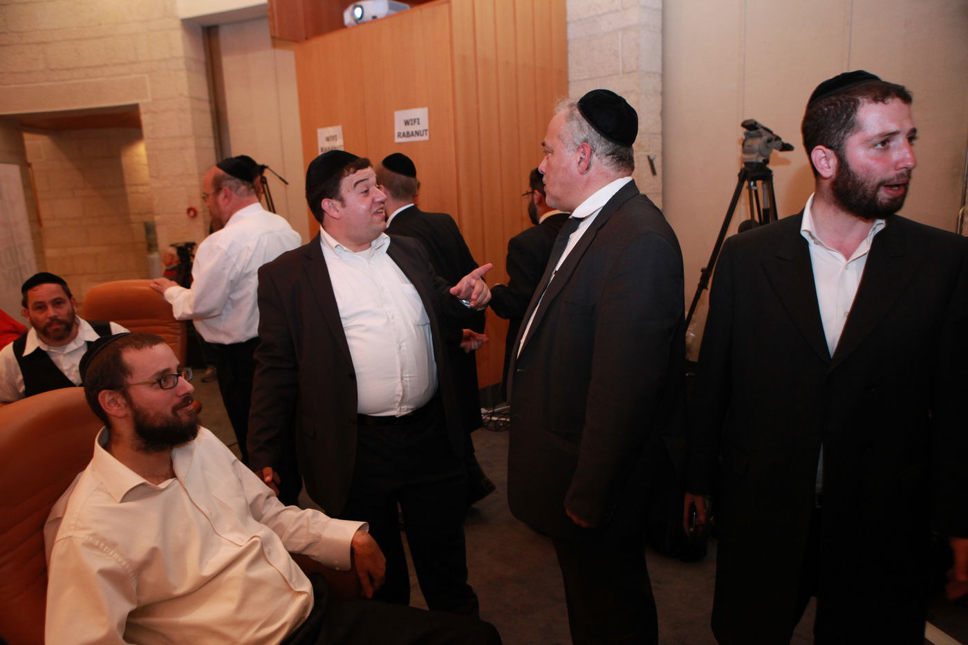 הקרב על רבנות ירושלים: החלה ספירת הקולות • עדכונים שוטפים