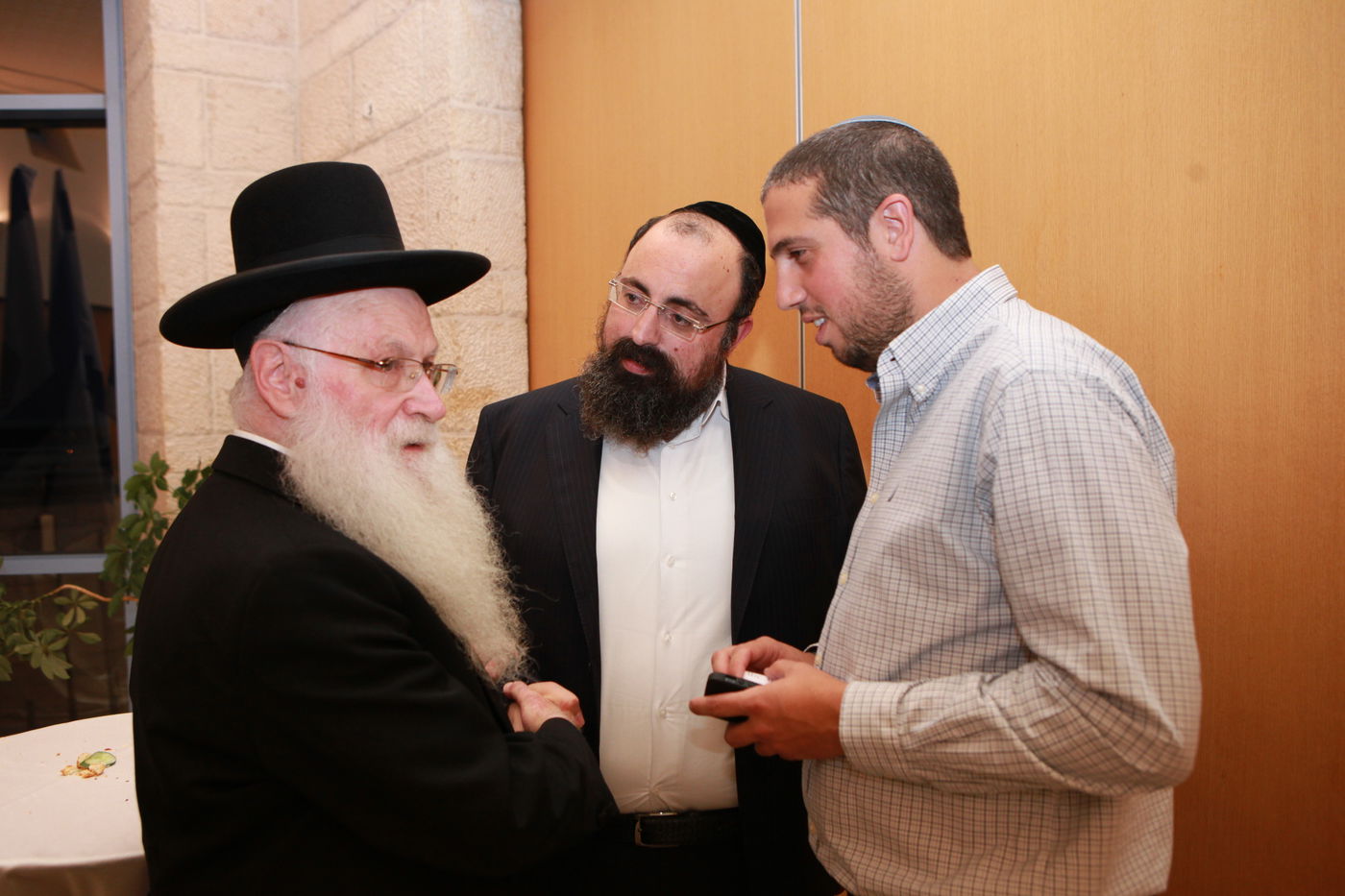 הקרב על רבנות ירושלים: החלה ספירת הקולות • עדכונים שוטפים