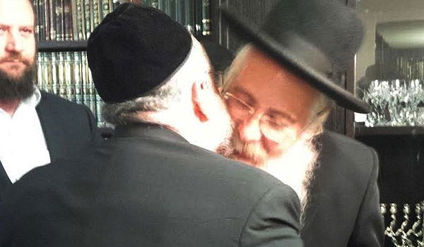 מפגש ערב הבחירות: הרב הפורש והרב הנתמך שוחחו