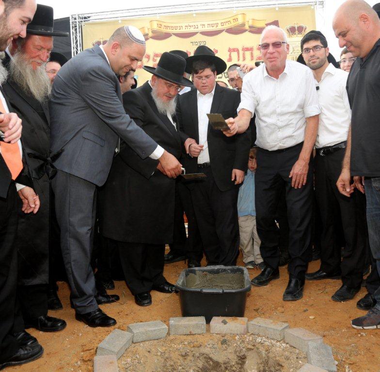 טקס הנחת אבן פינה לשכונת אחיסמך בלוד • תמונות