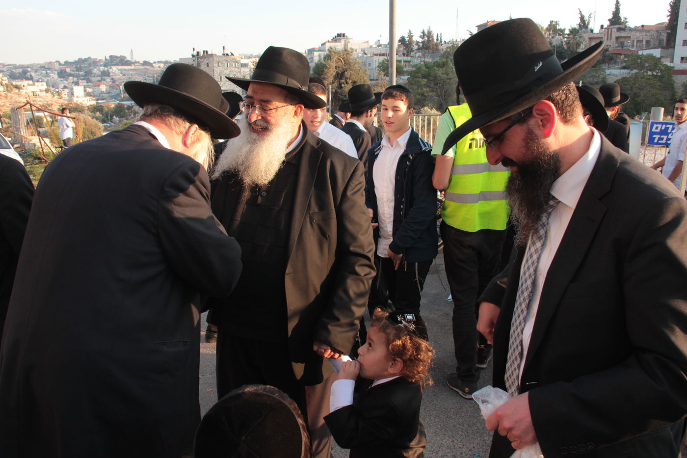 תיעוד: אלפים בהילולת 'שמעון הצדיק' בירושלים