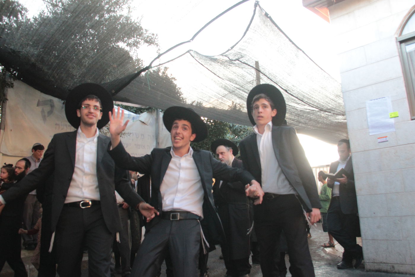 תיעוד: אלפים בהילולת 'שמעון הצדיק' בירושלים