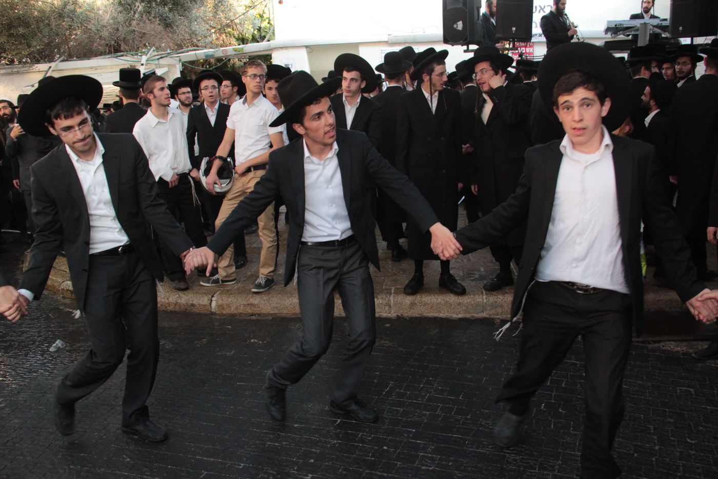 תיעוד: אלפים בהילולת 'שמעון הצדיק' בירושלים