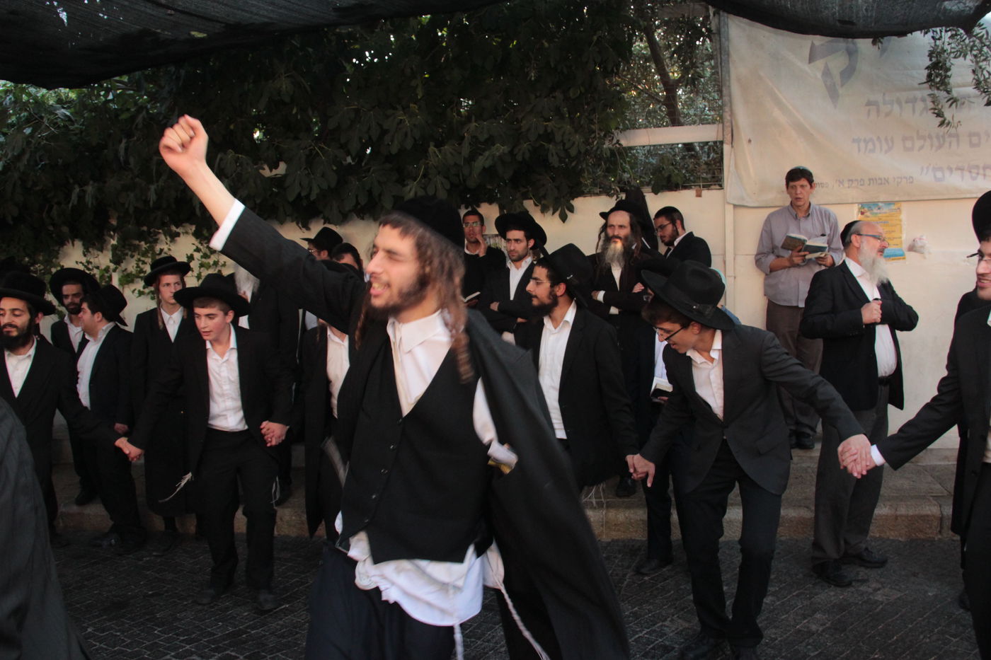 תיעוד: אלפים בהילולת 'שמעון הצדיק' בירושלים