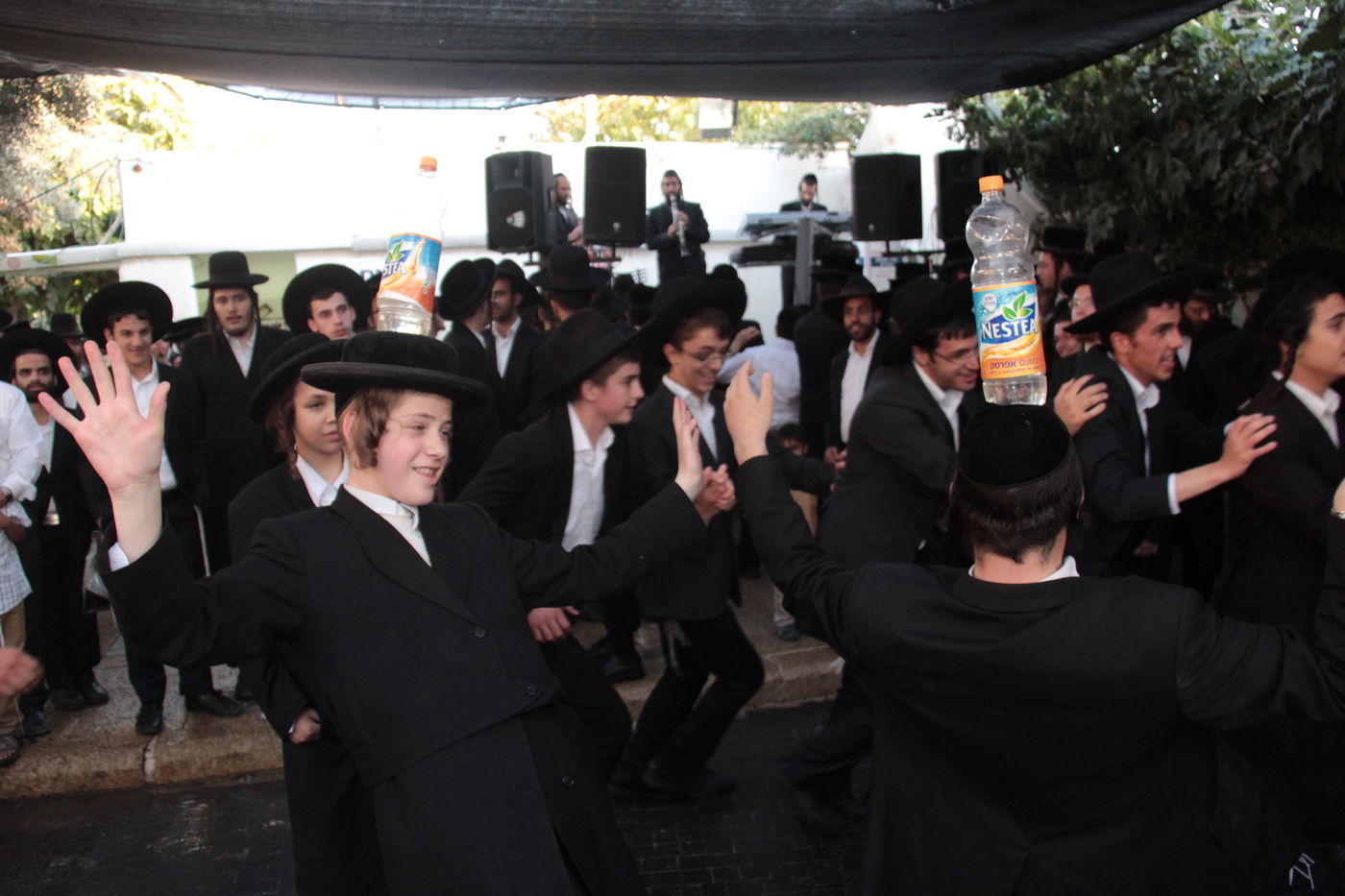 תיעוד: אלפים בהילולת 'שמעון הצדיק' בירושלים