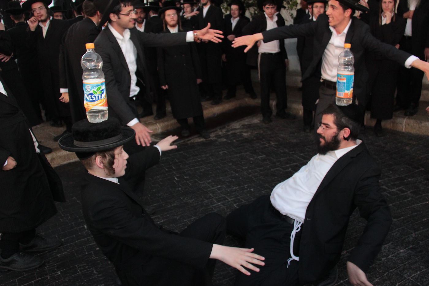 תיעוד: אלפים בהילולת 'שמעון הצדיק' בירושלים