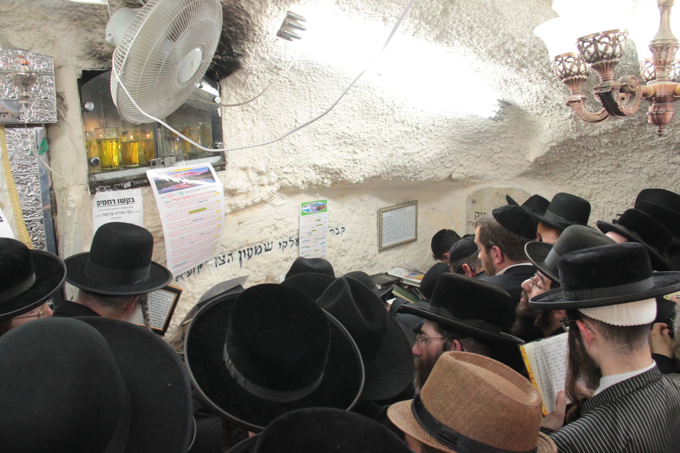 תיעוד: אלפים בהילולת 'שמעון הצדיק' בירושלים