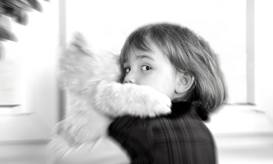 גזלייטינג: אלימות שקטה בתוך המשפחה