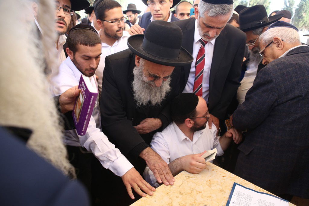 שנה לפטירתו: חכ"י ש"ס עלו לציון הרב עובדיה יוסף