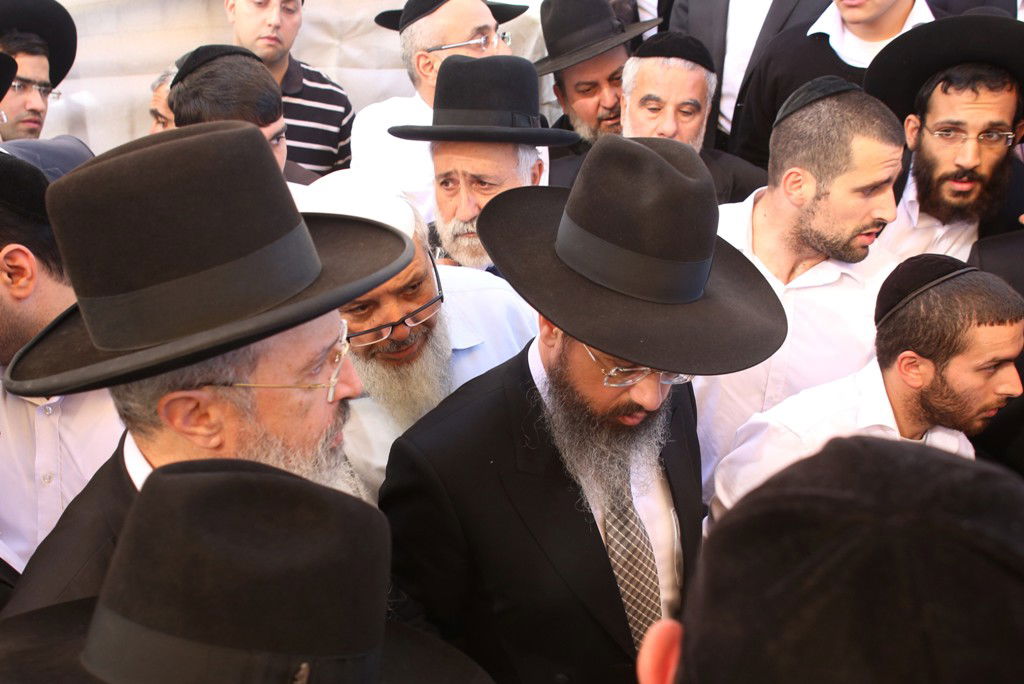 שנה לפטירתו: חכ"י ש"ס עלו לציון הרב עובדיה יוסף